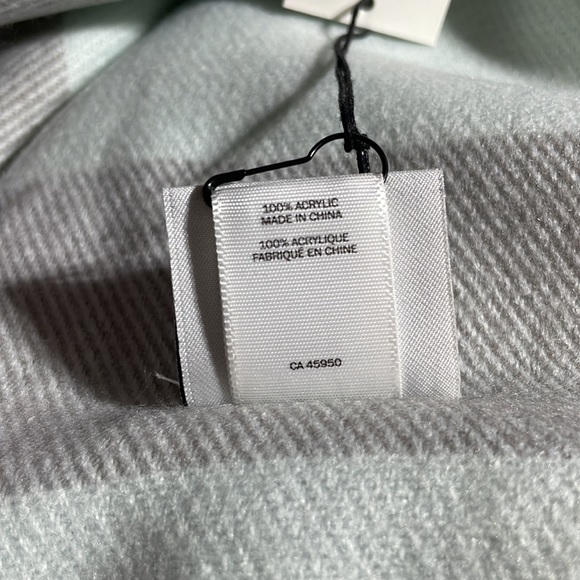 NWT Indigo Reading Cozies Plaid Scarf - Picture 6 of 8